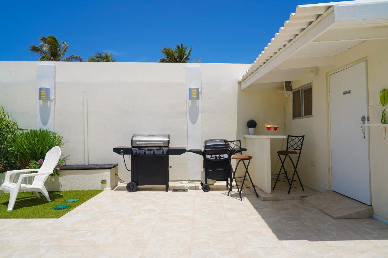 Yoyita Suites Aruba Villa Palm Beach Exterior foto