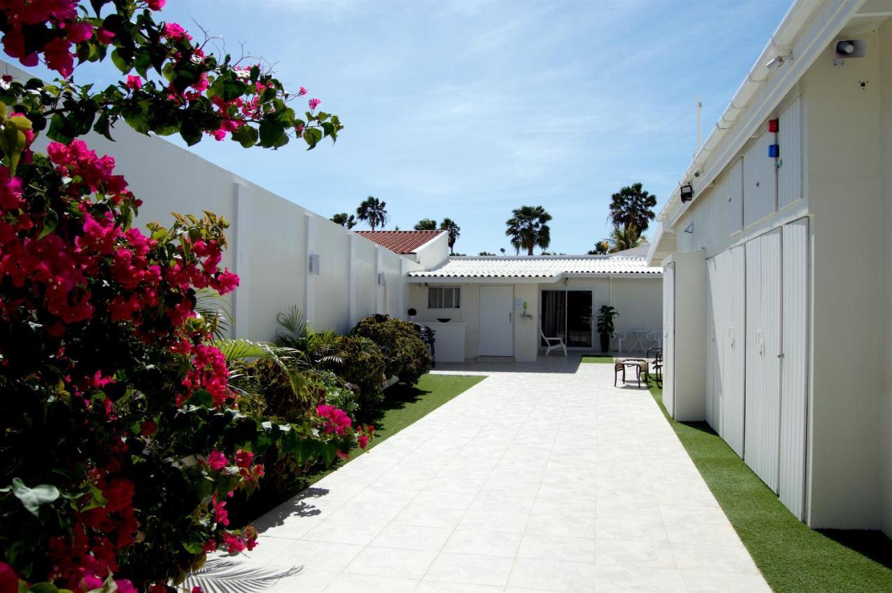 Yoyita Suites Aruba Villa Palm Beach Exterior foto